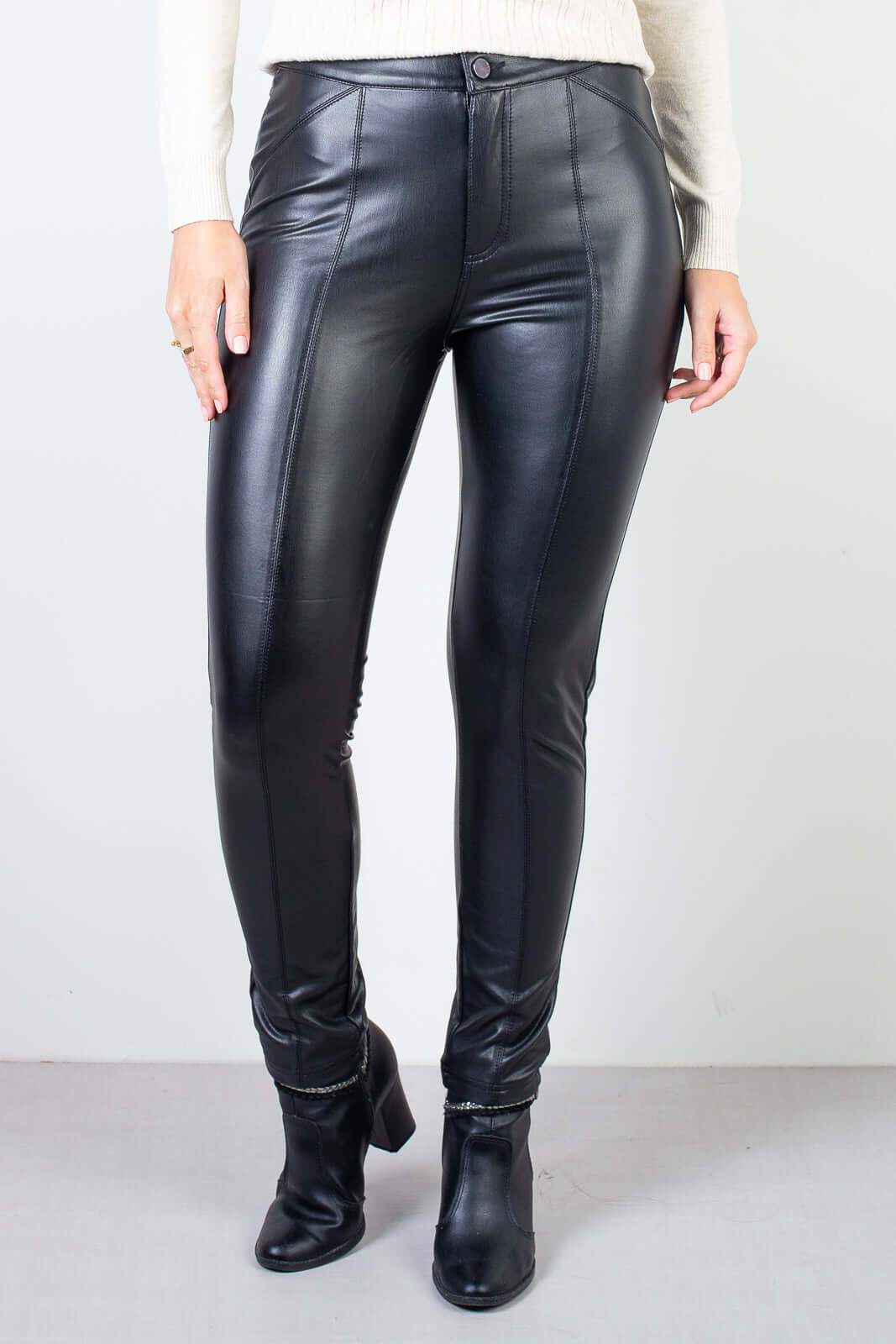 Calça feminina de corino sintético 80471 - Enluaze