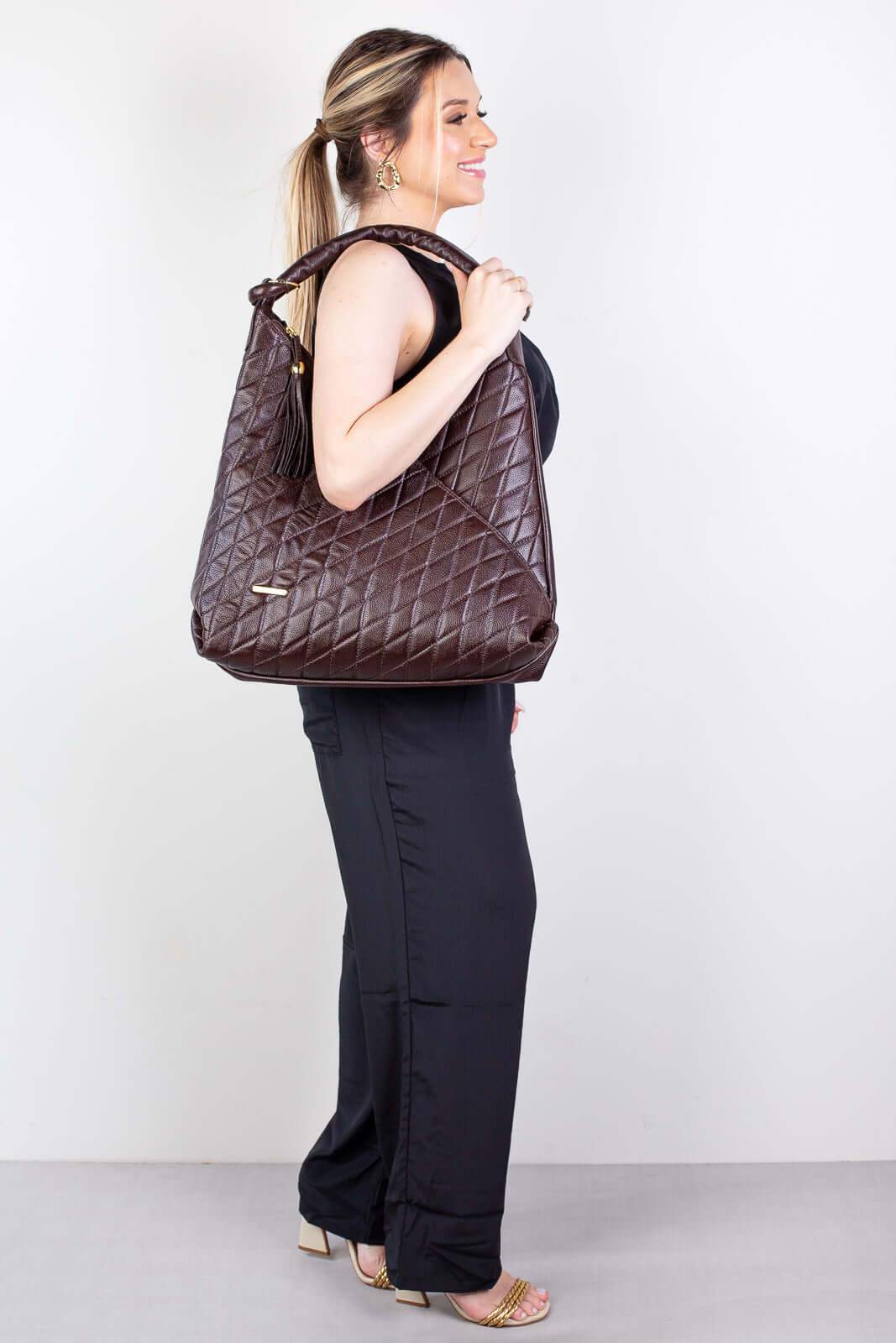 Bolsa de ombro em couro matelassê Carmen - Enluaze