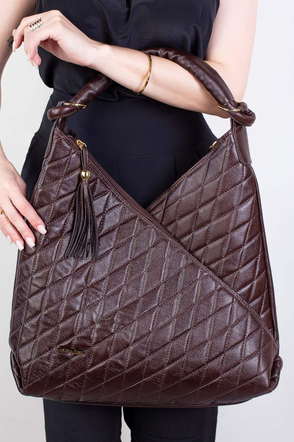 Bolsa de ombro em couro matelassê Carmen - Enluaze