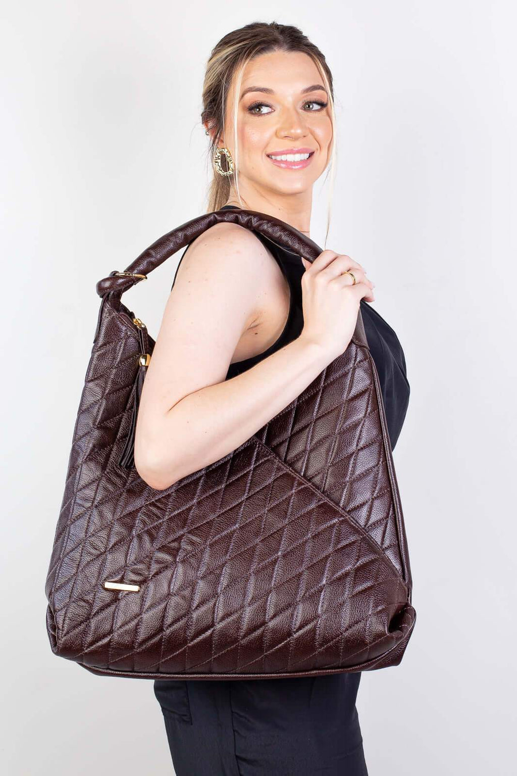 Bolsa de ombro em couro matelassê Carmen - Enluaze