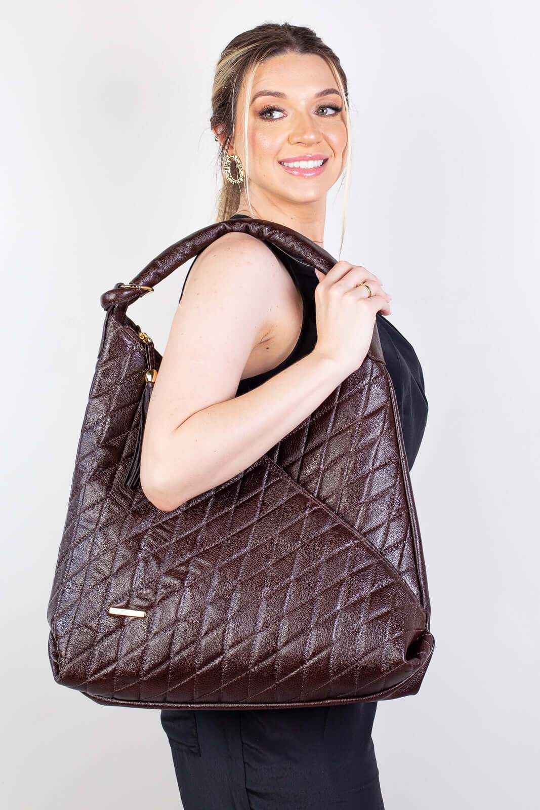 Bolsa de ombro em couro matelassê Carmen - Enluaze