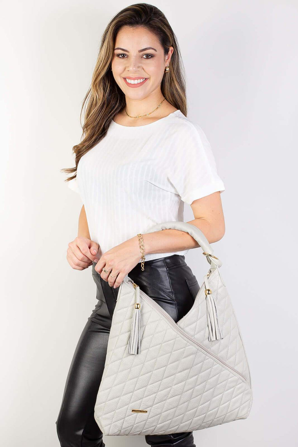 Bolsa de ombro em couro matelassê Carmen - Enluaze