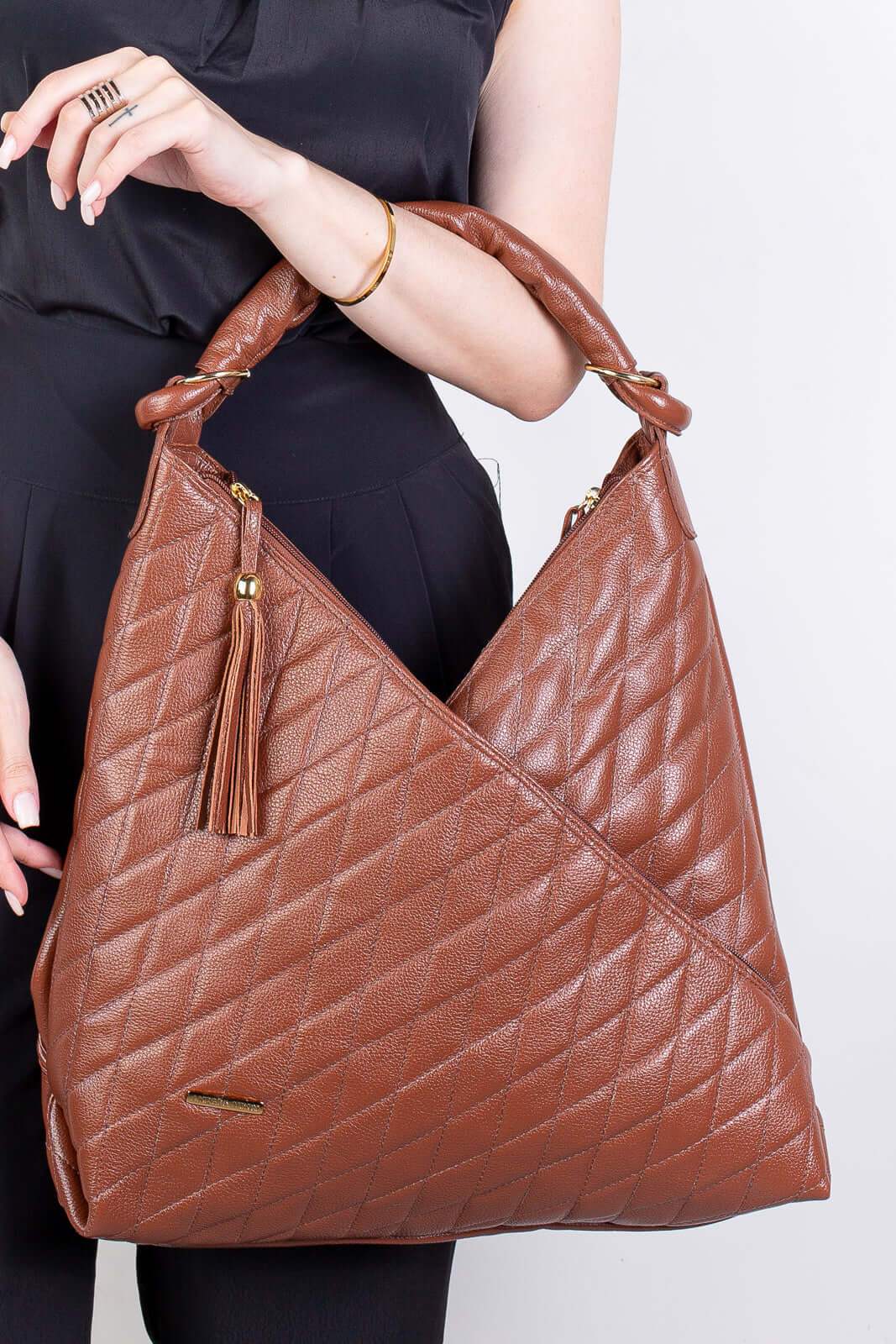 Bolsa de ombro em couro matelassê Carmen - Enluaze