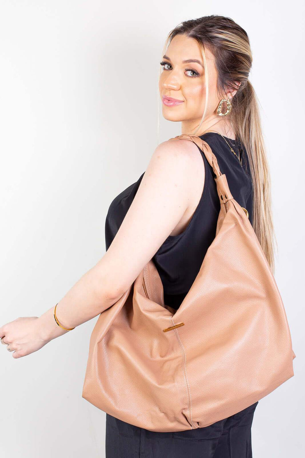 Bolsa saco grande de couro liso Cassia - Enluaze