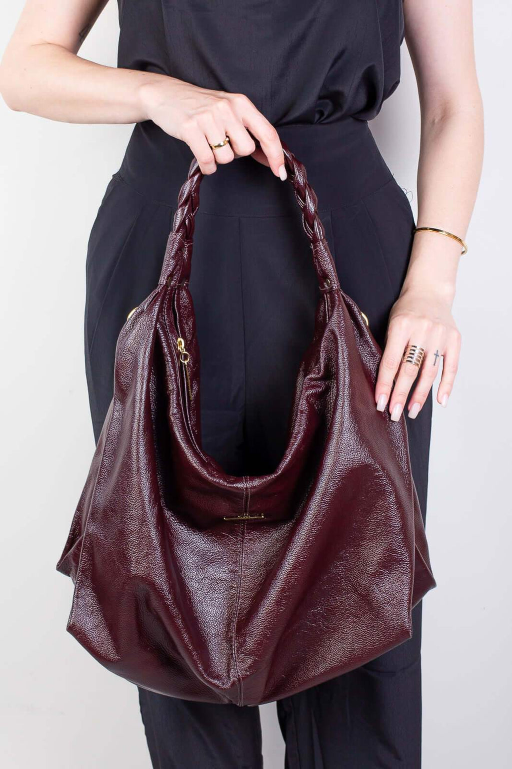 Bolsa saco grande de couro liso Cassia - Enluaze