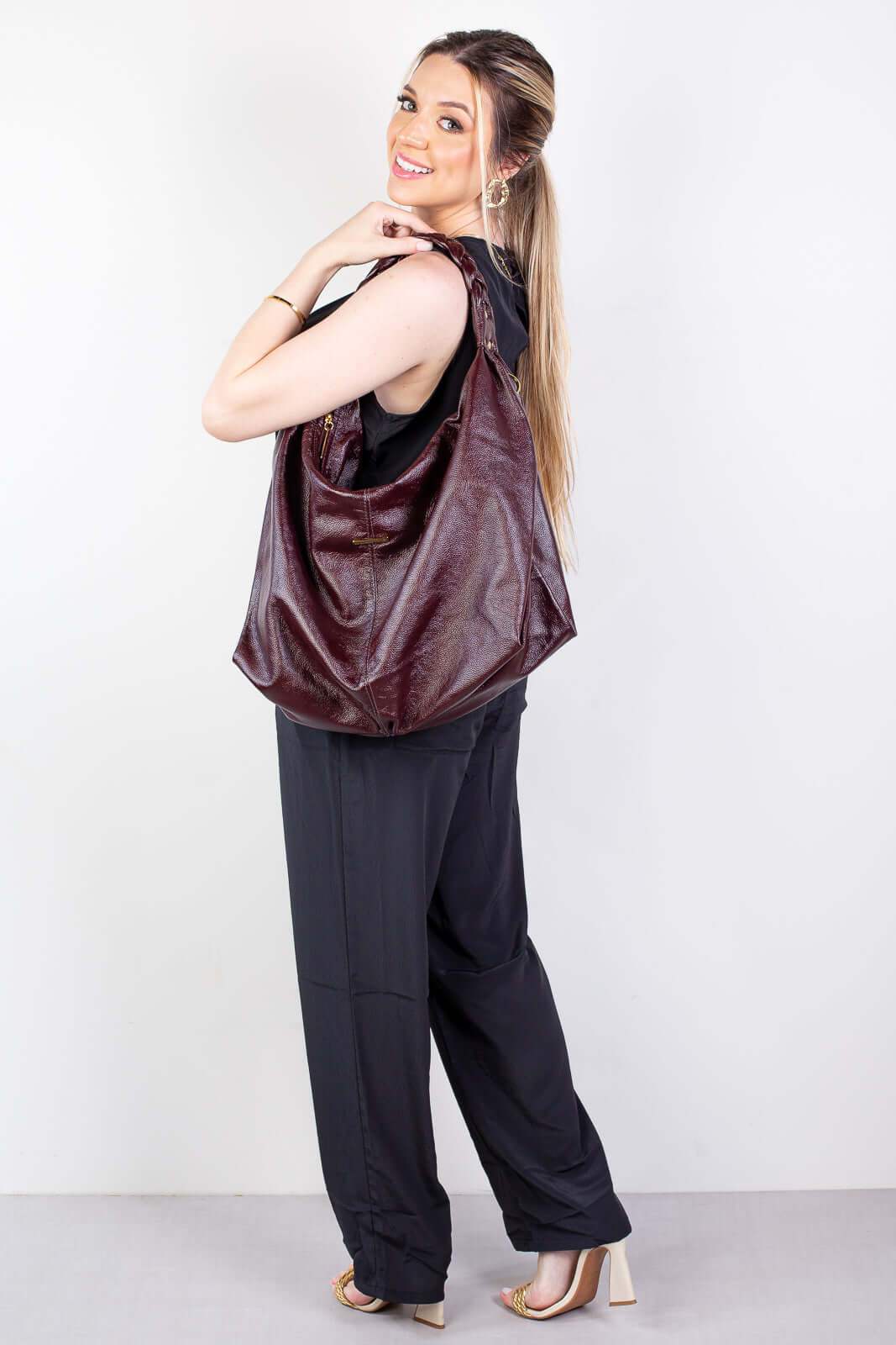Bolsa saco grande de couro liso Cassia - Enluaze