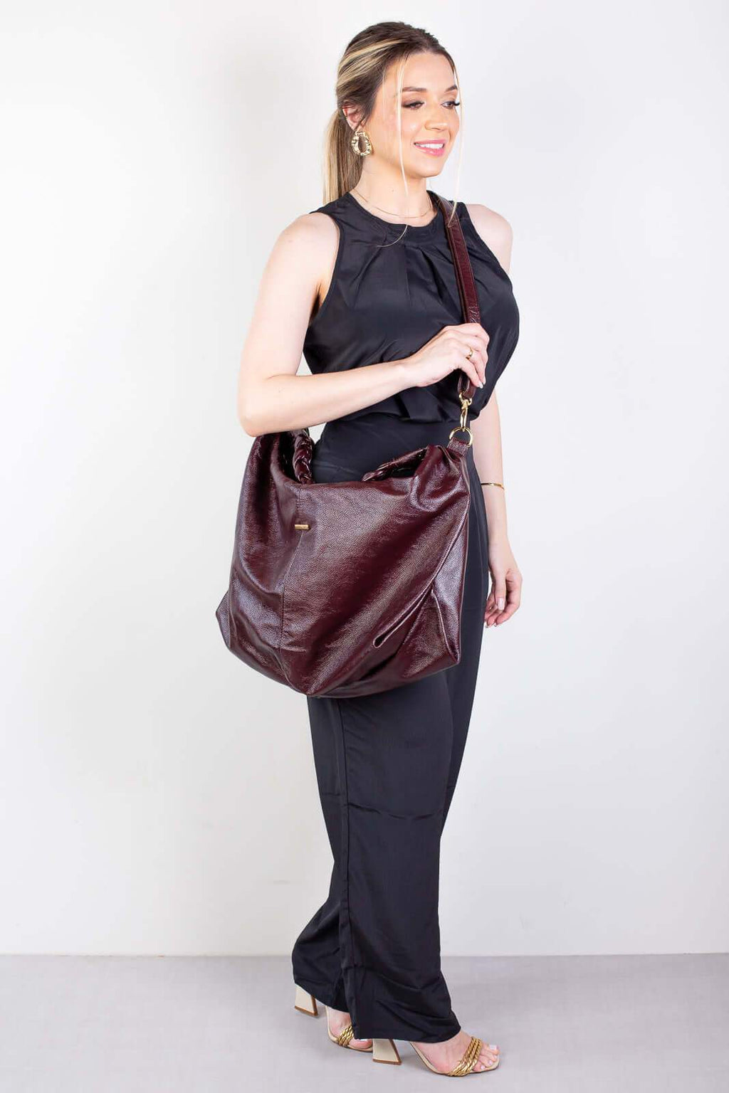 Bolsa saco grande de couro liso Cassia - Enluaze