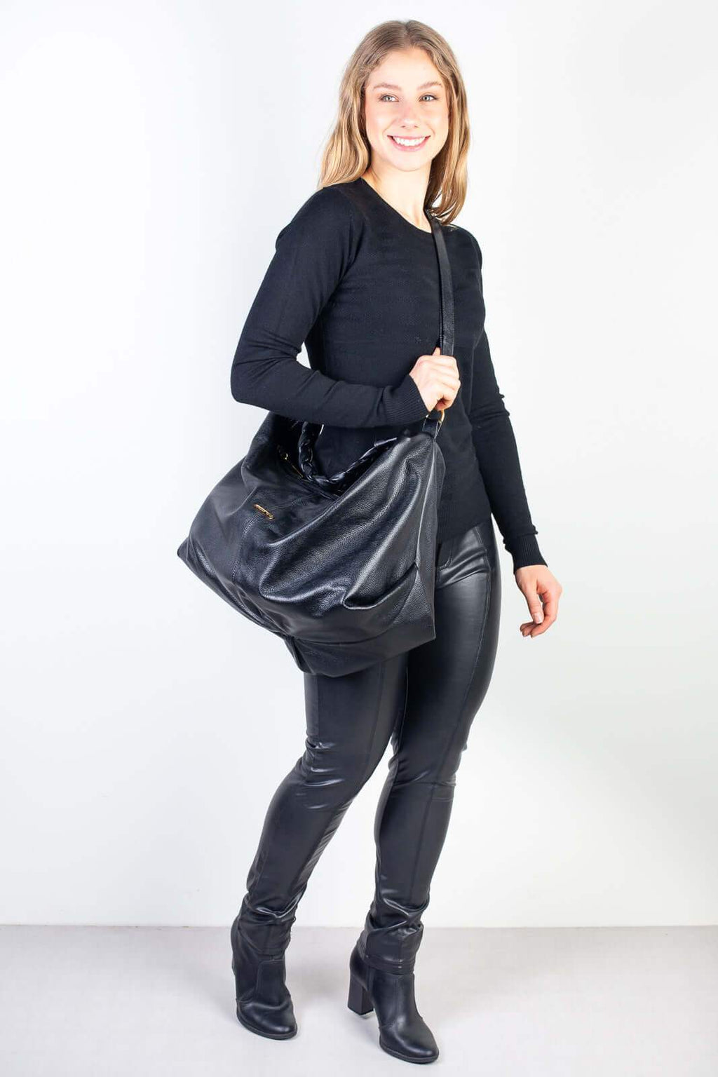 Bolsa saco grande de couro liso Cassia - Enluaze