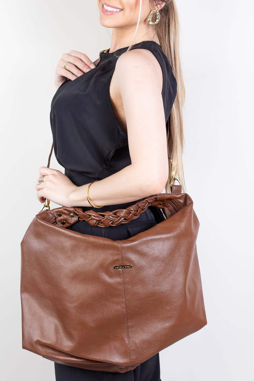 Bolsa saco grande de couro liso Cassia - Enluaze