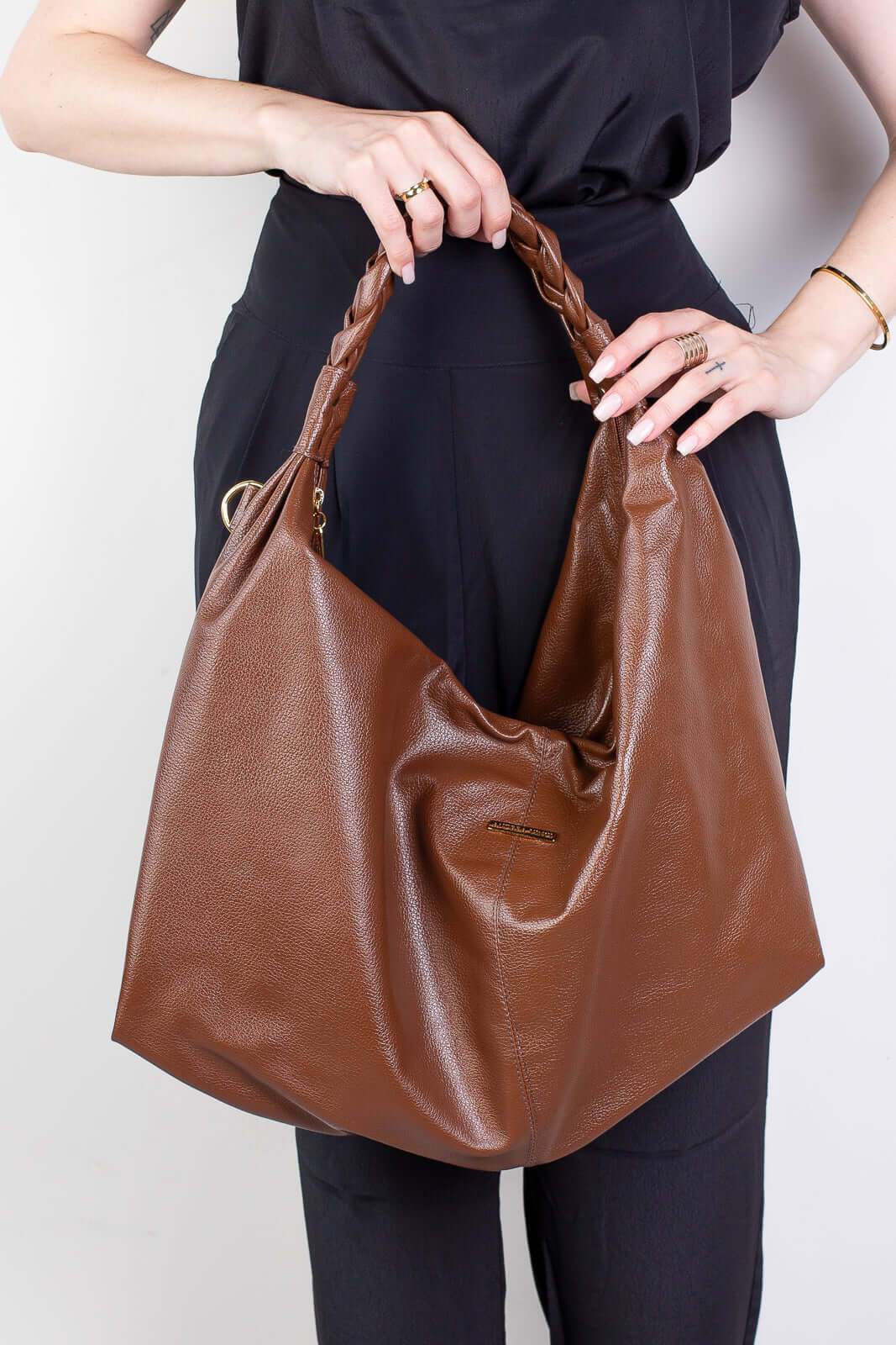 Bolsa saco grande de couro liso Cassia - Enluaze