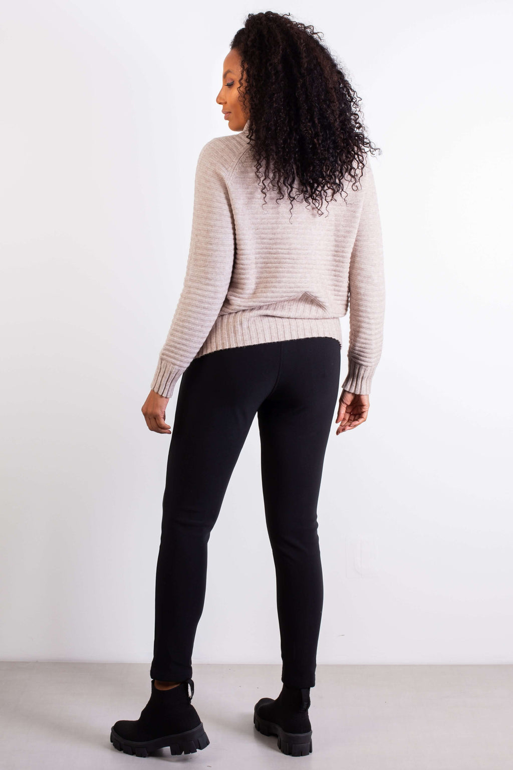 Blusa feminina de malha gola alta 80953 - Enluaze