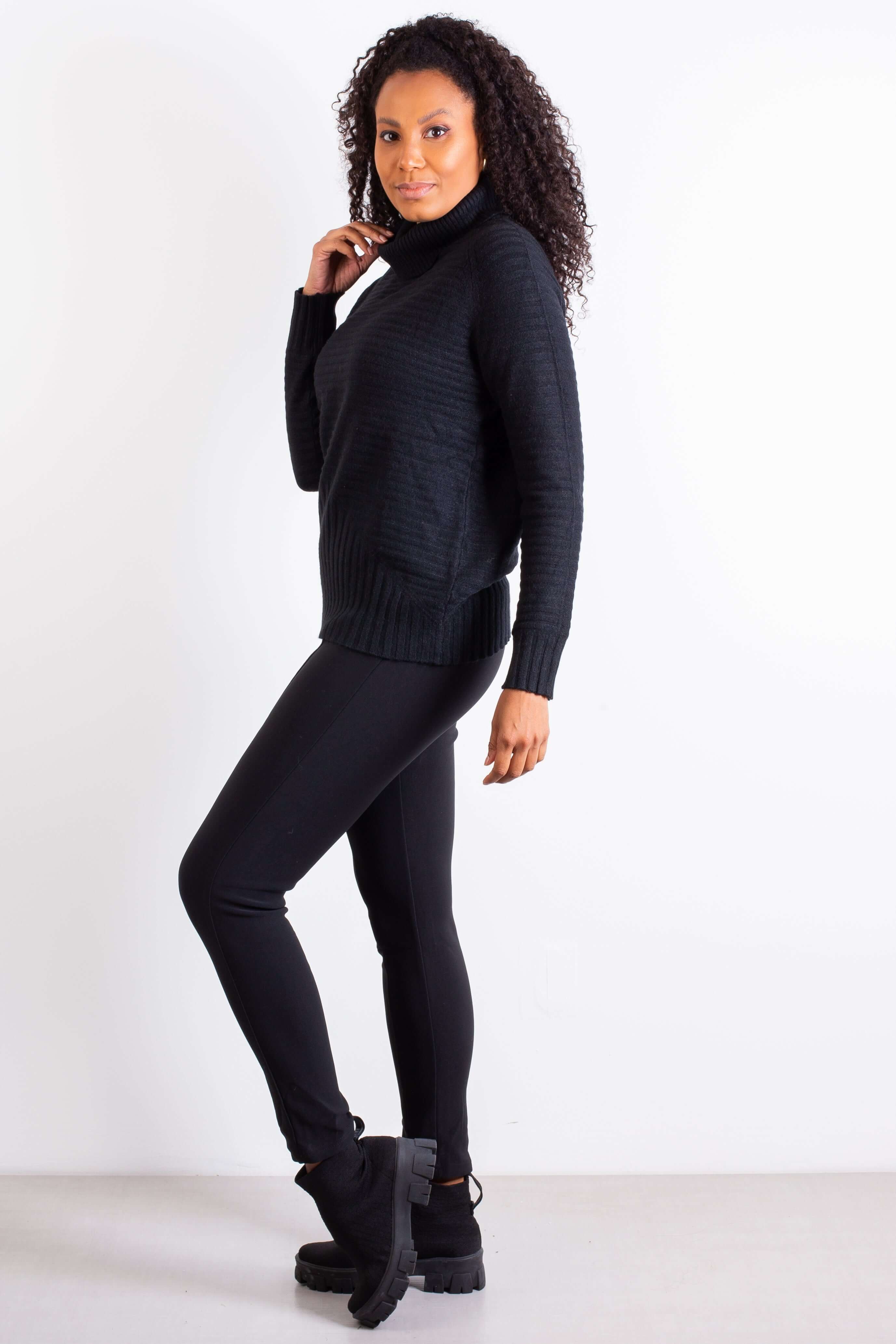 Blusa feminina de malha gola alta 80953 - Enluaze