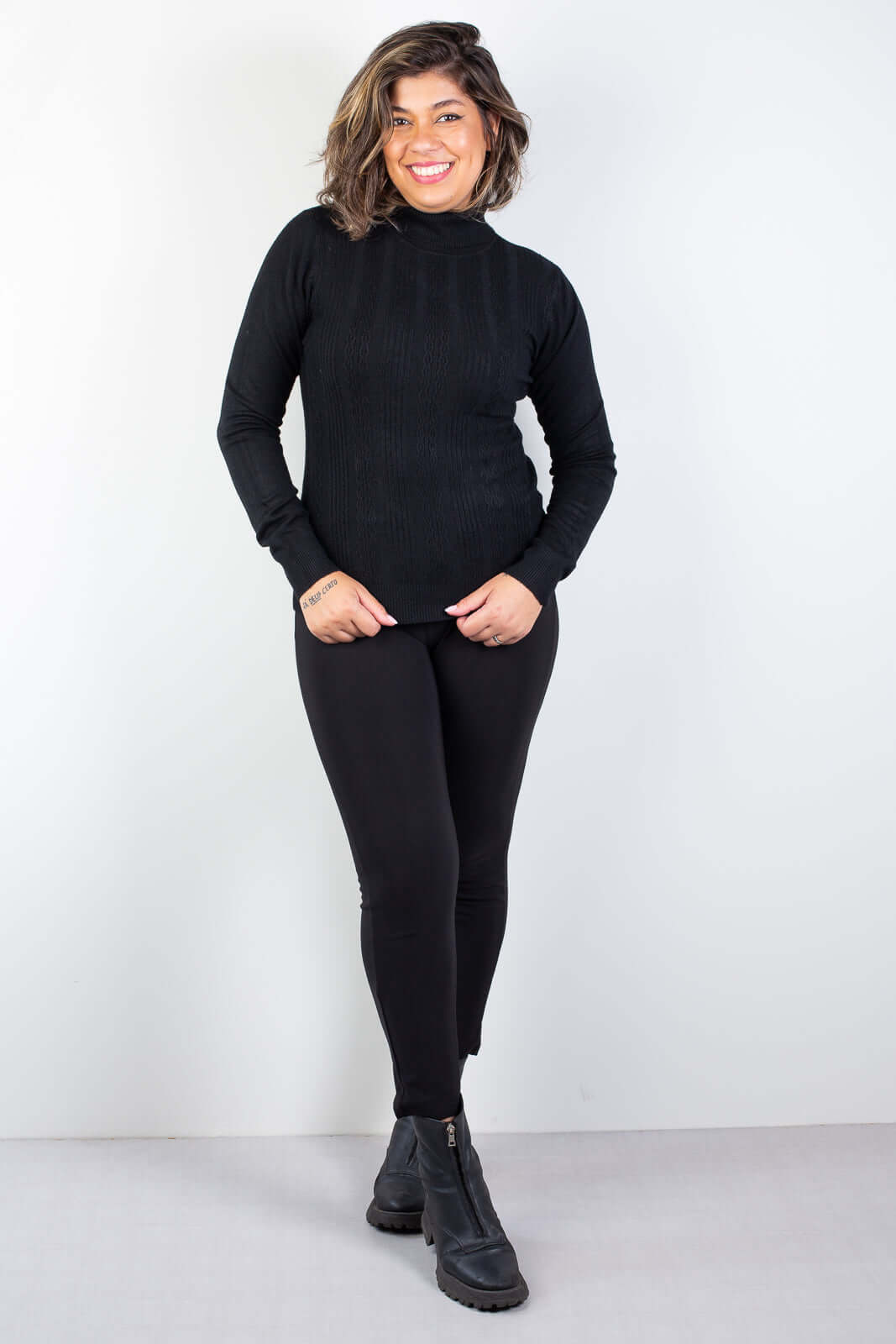 Blusa feminina de malha gola alta 81090 - Enluaze