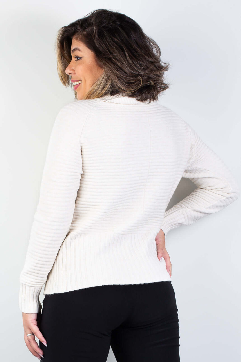 Blusa de malha gola ampla 81137 - Enluaze