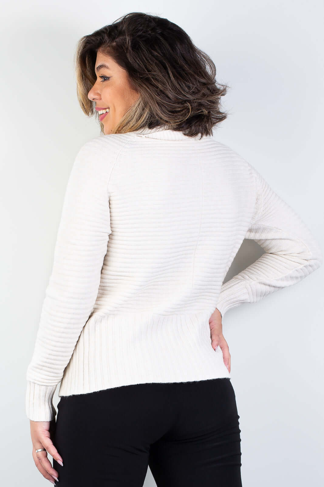 Blusa de malha gola ampla 81137 - Enluaze