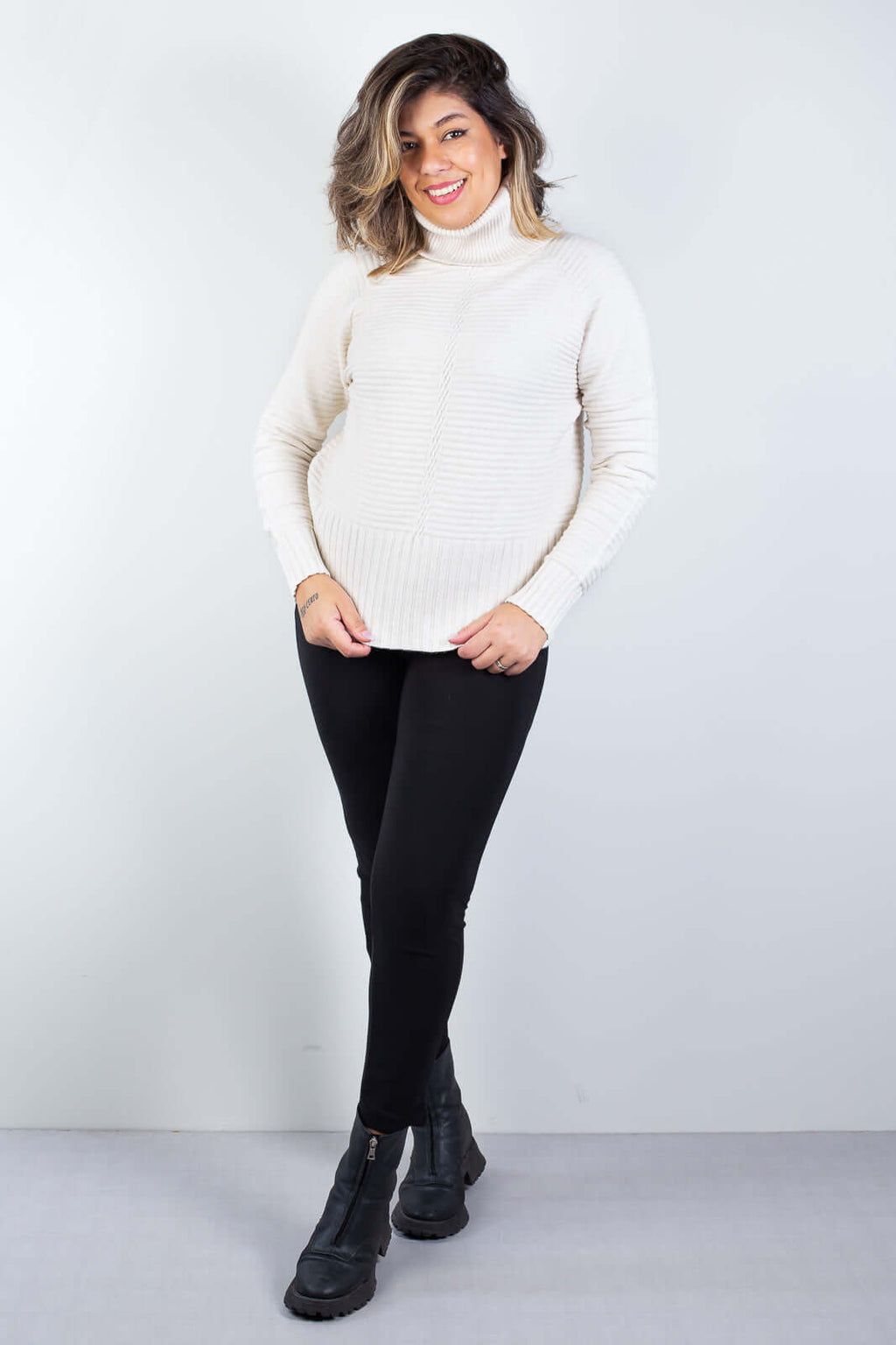 Blusa de malha gola ampla 81137 - Enluaze