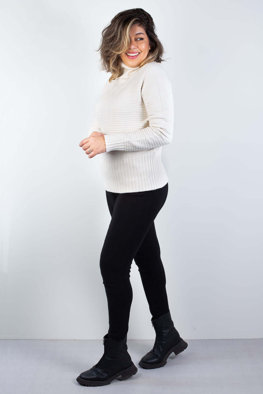 Blusa de malha gola ampla 81137 - Enluaze