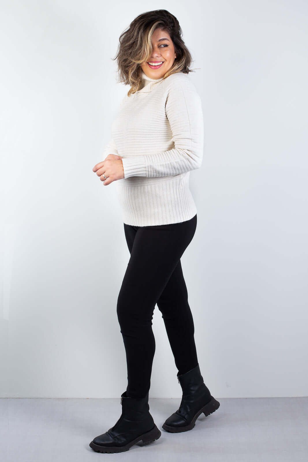 Blusa de malha gola ampla 81137 - Enluaze