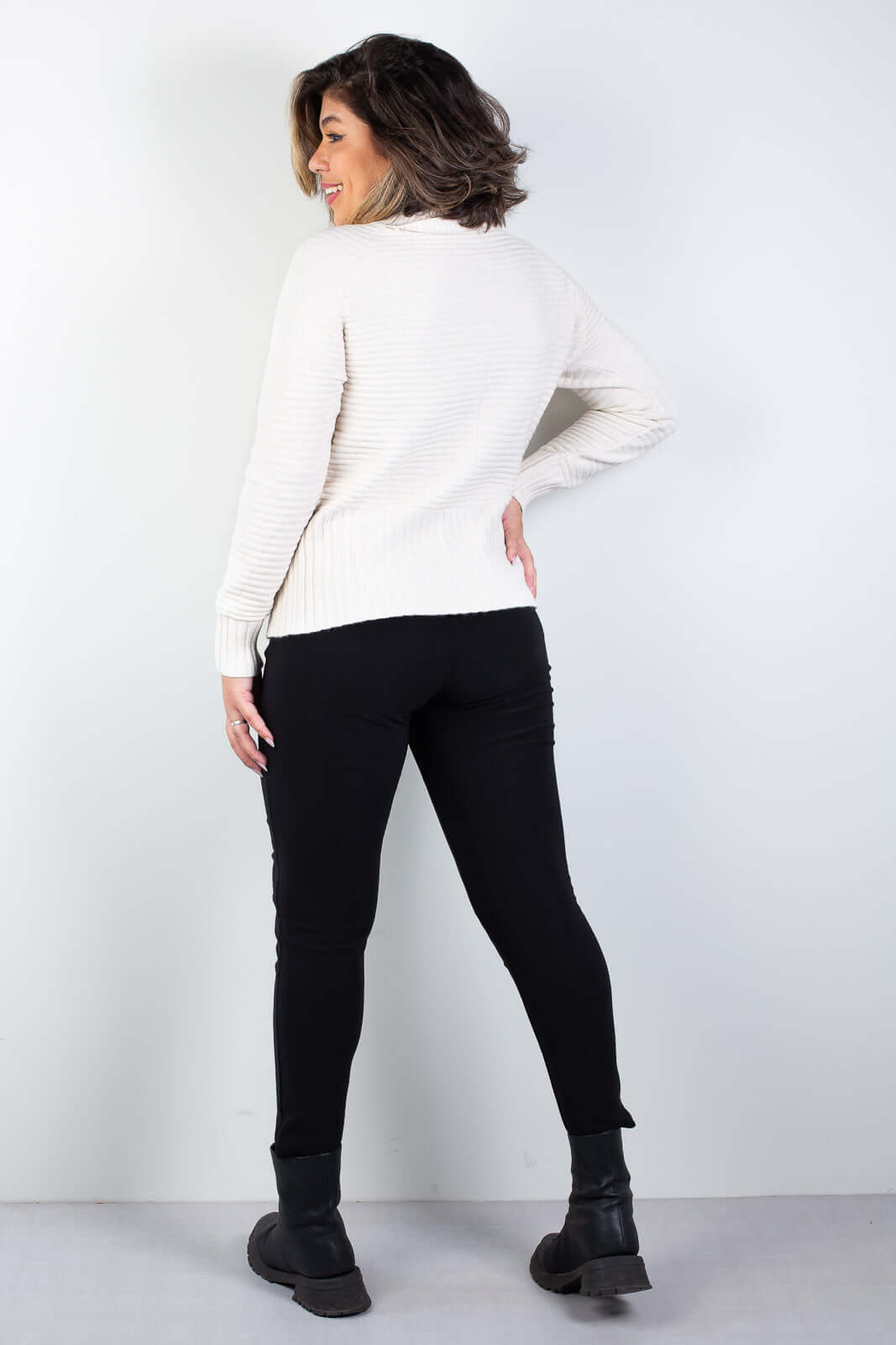 Blusa de malha gola ampla 81137 - Enluaze