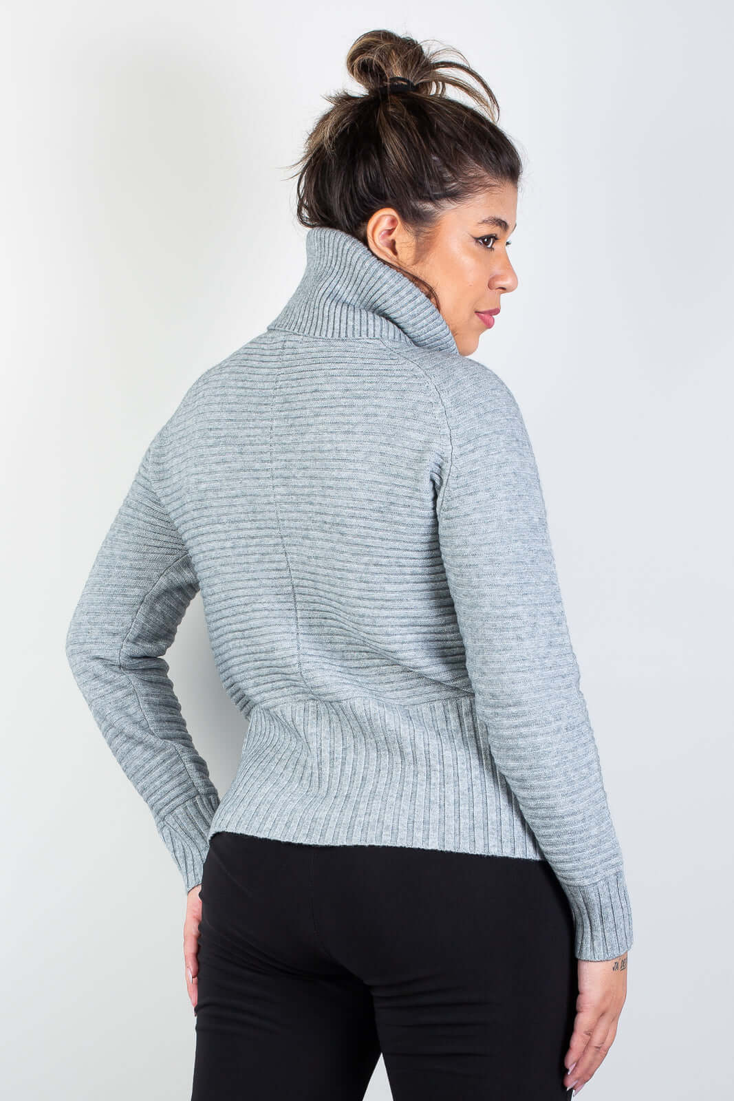 Blusa de malha gola ampla 81137 - Enluaze