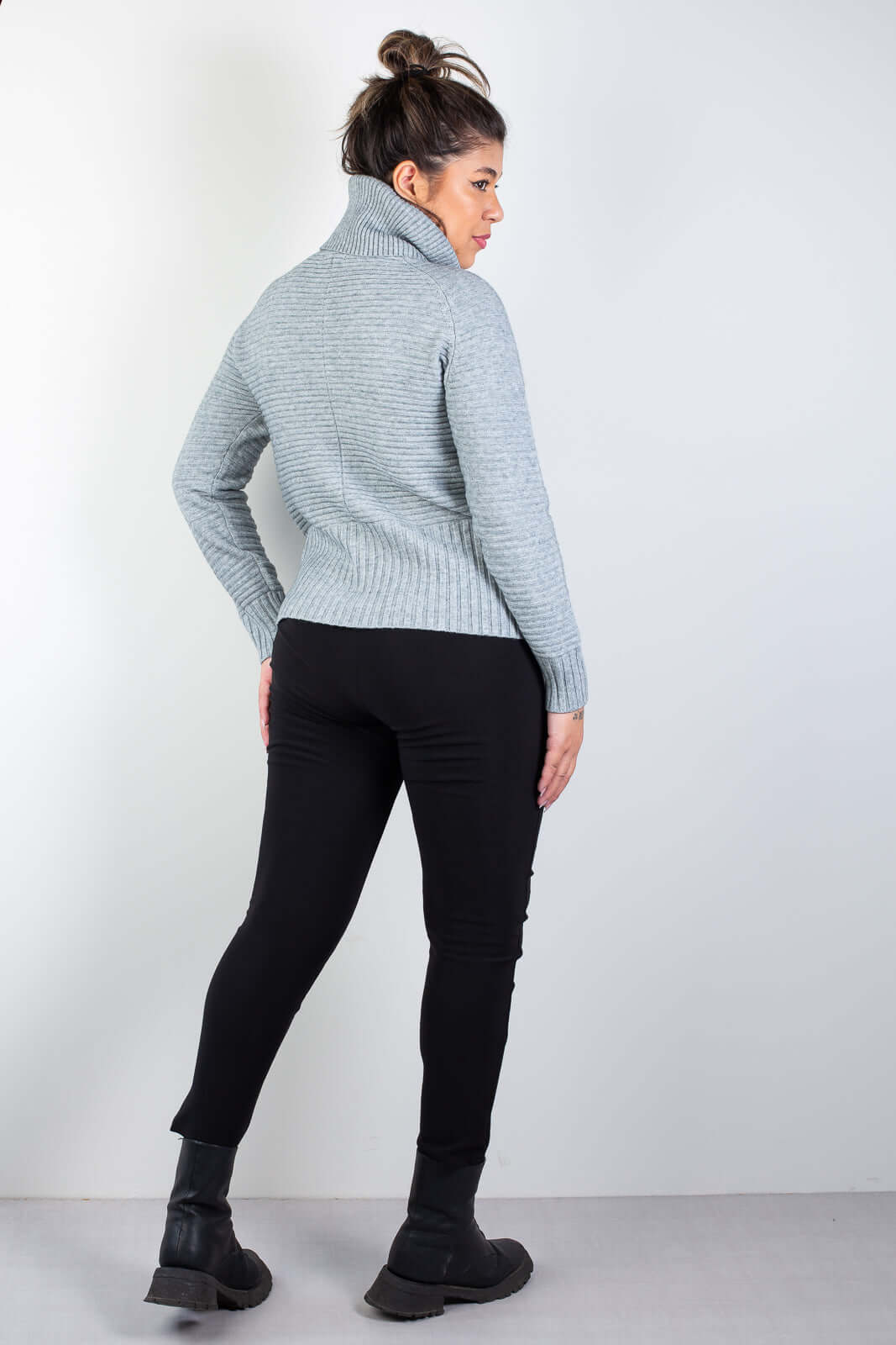 Blusa de malha gola ampla 81137 - Enluaze