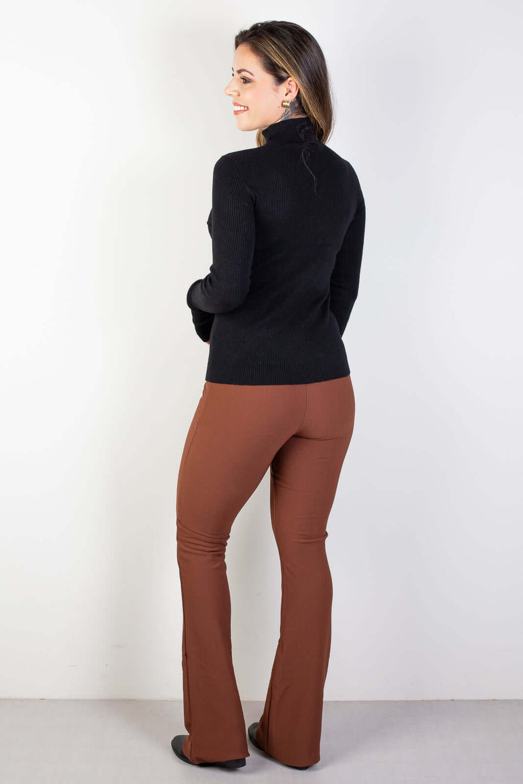 Blusa feminina gola rolê com encaixe para dedo 81142 - Enluaze