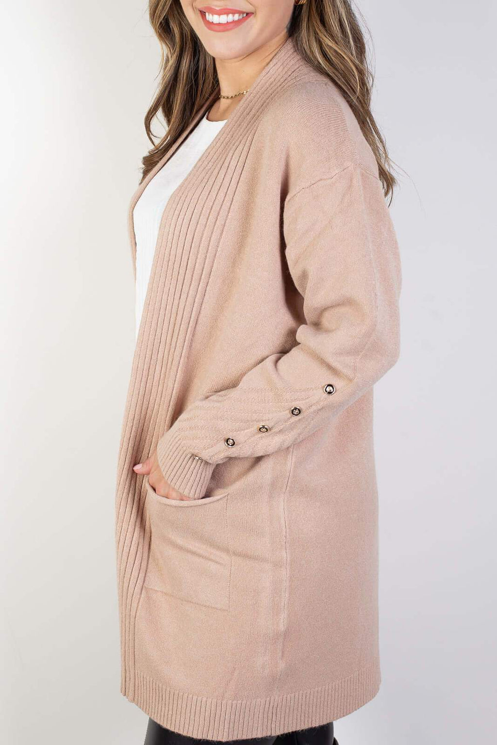 Cardigan alongado bolsos e botões na manga 81213 - Enluaze