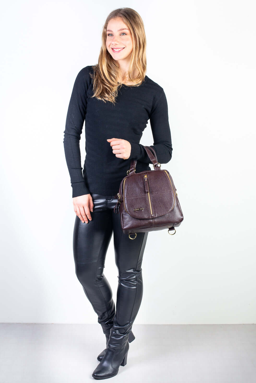 Bolsa mochila de couro liso 3 em 1 Marina - Enluaze - Bolsas, Mochilas e Acessórios em Couro Legítimo