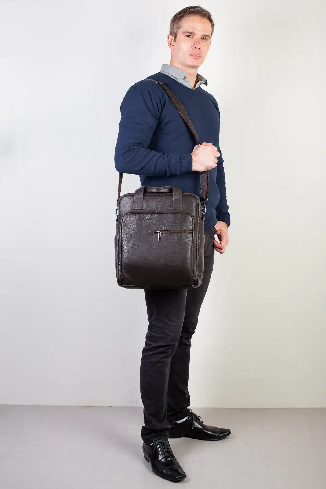 Pasta transversal de couro com alça Bernardo - Enluaze