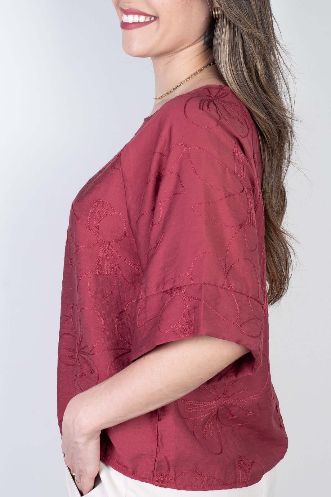 Blusa feminina manga 7/8 bordada 51111 - Enluaze