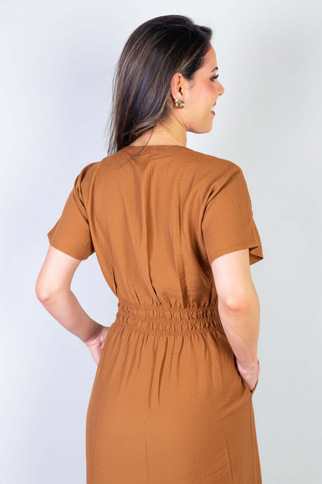 Vestido midi manga curta botões e elástico 51133 - Enluaze