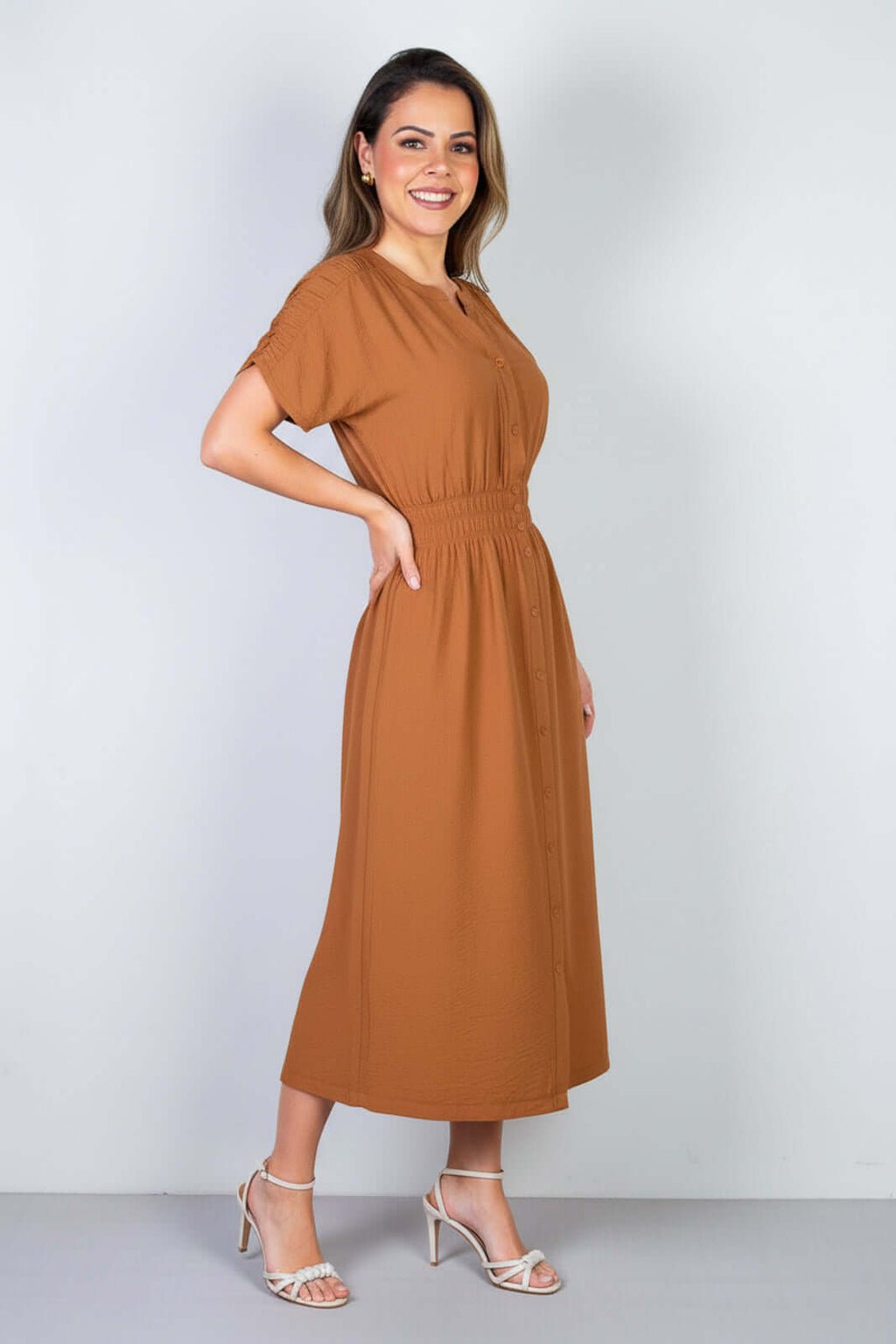 Vestido midi manga curta botões e elástico 51133 - Enluaze