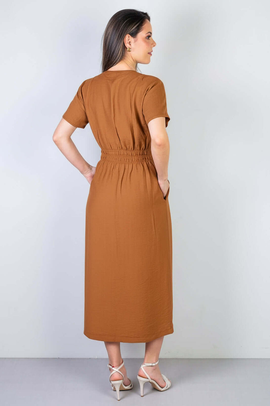 Vestido midi manga curta botões e elástico 51133 - Enluaze