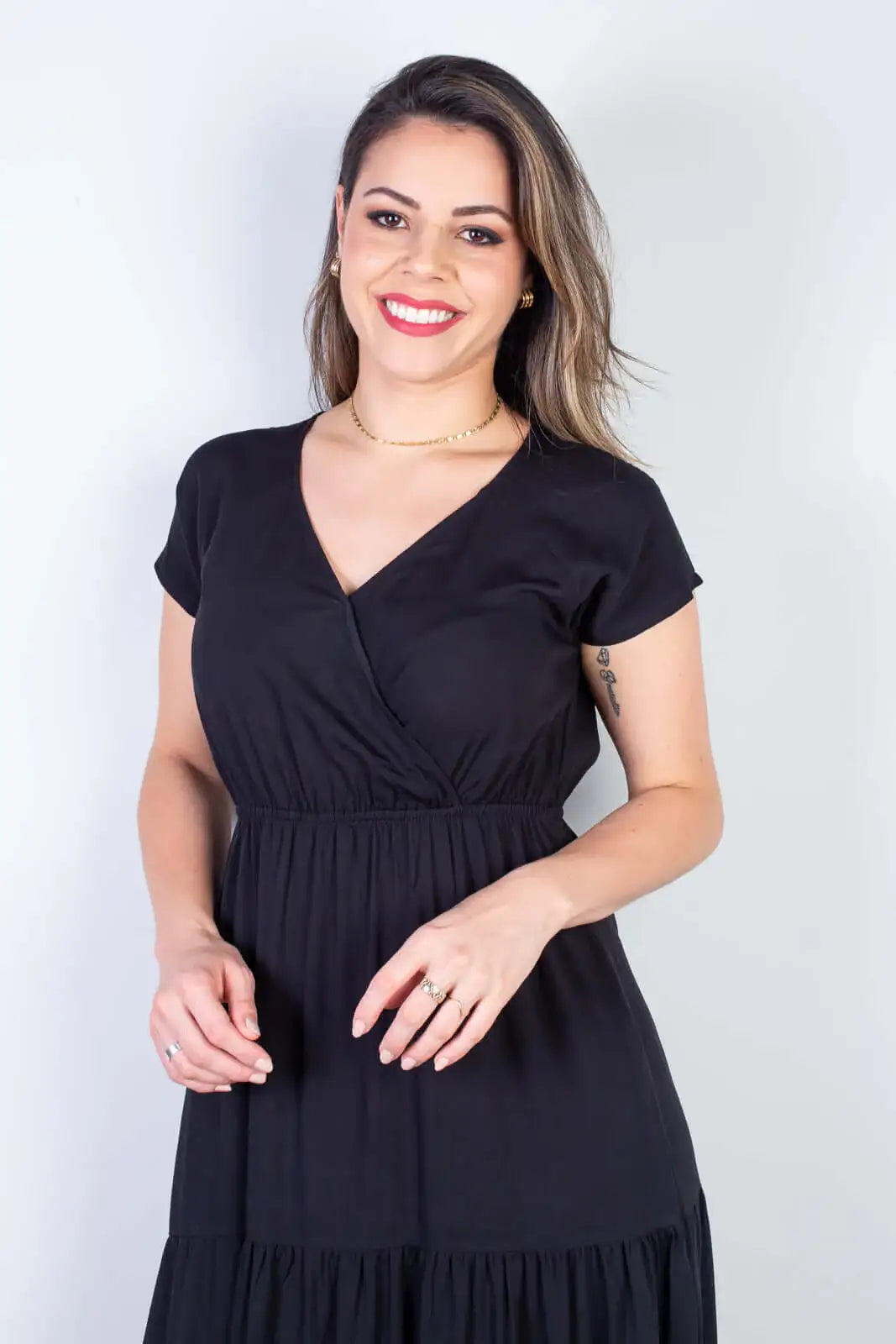 Vestido feminino midi manga curta decote v 51470 - Enluaze