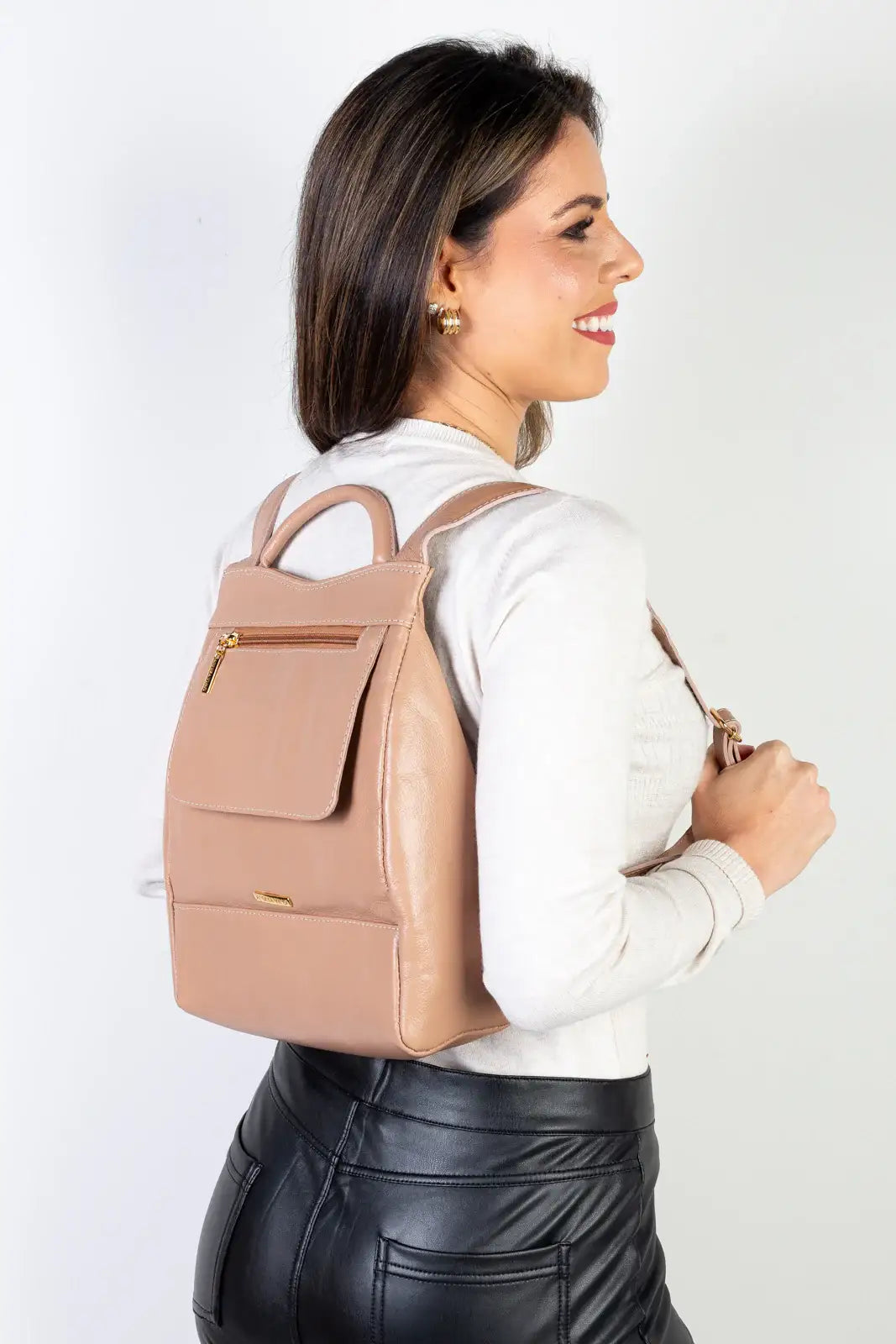 Mochila pequena antifurto couro liso Susan - Enluaze