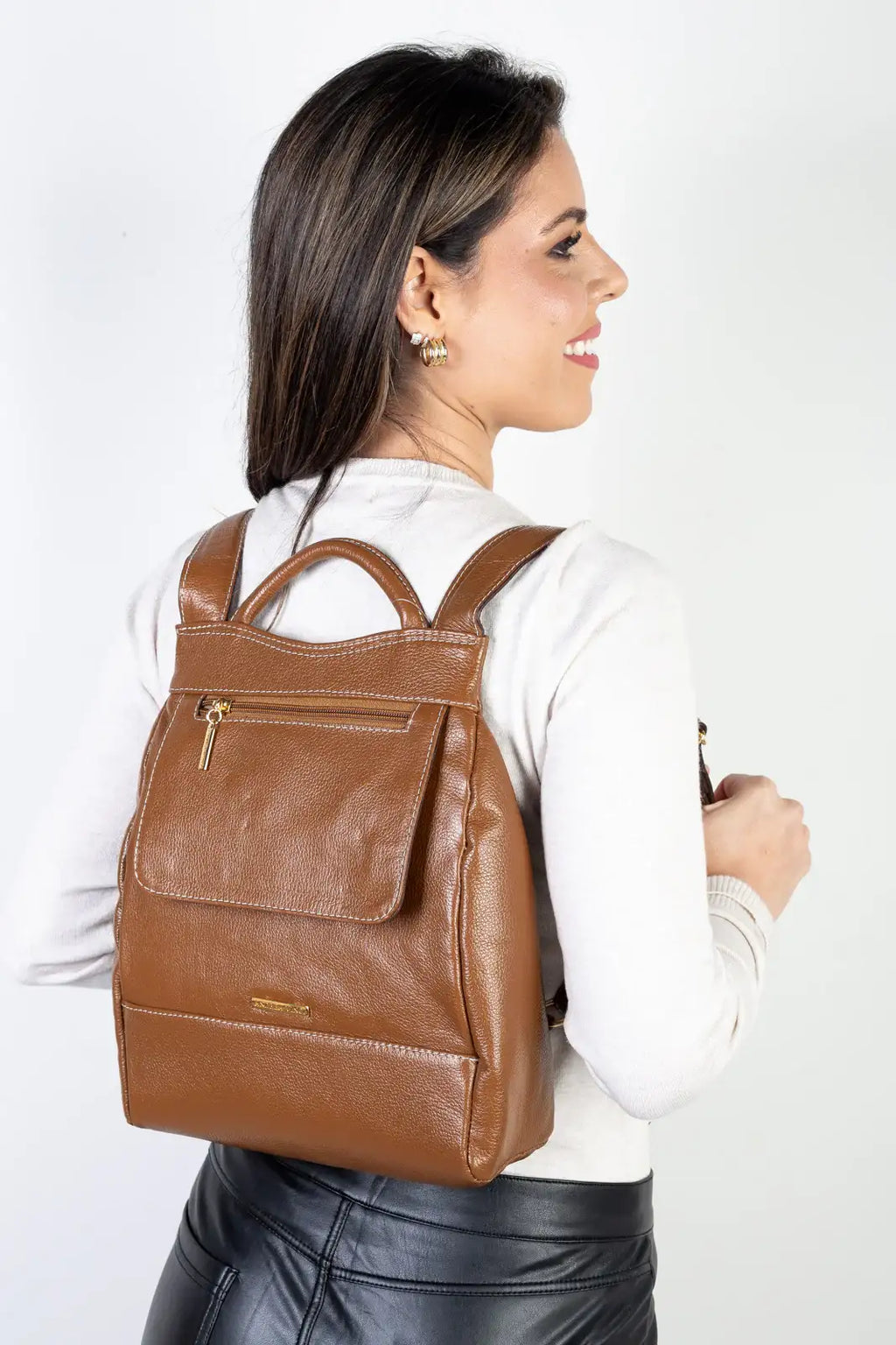 Mochila pequena antifurto couro liso Susan - Enluaze