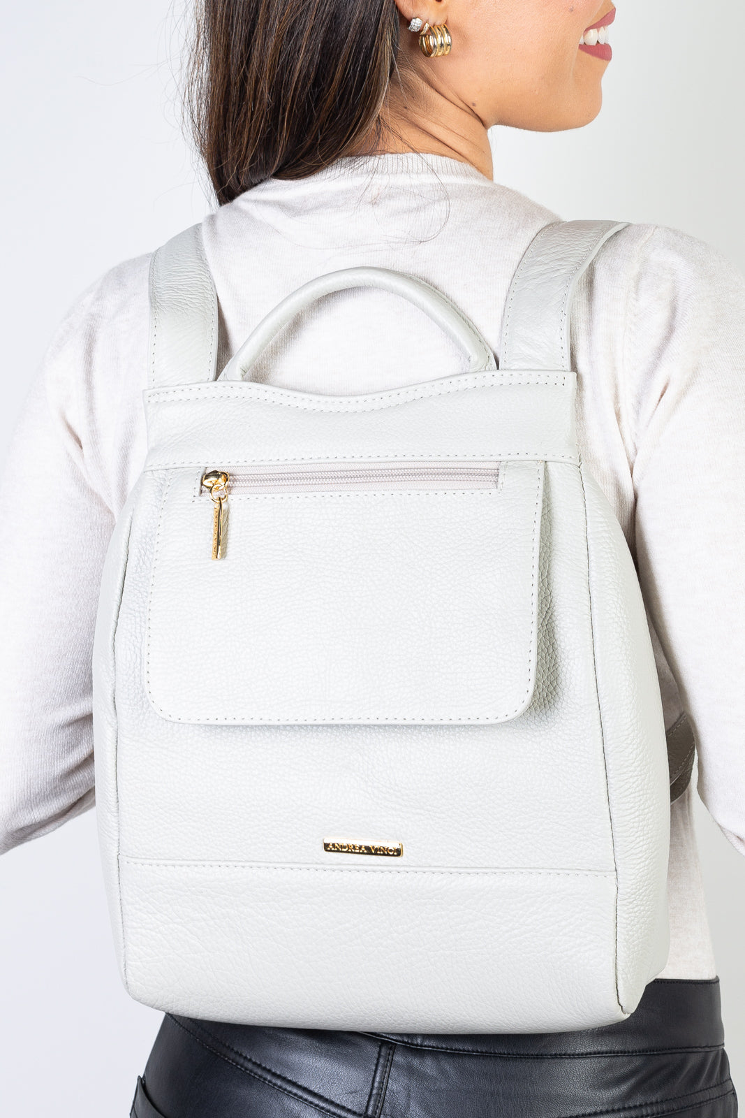 Mochila pequena antifurto couro liso Susan - Enluaze