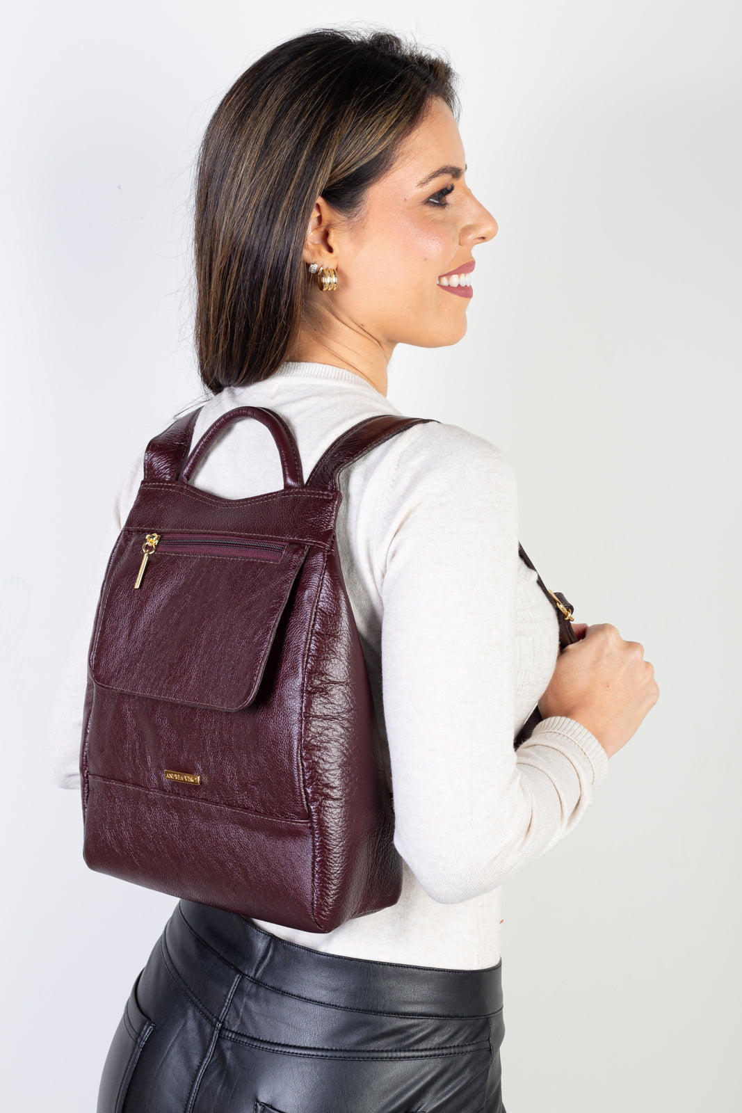 Mochila pequena antifurto couro liso Susan