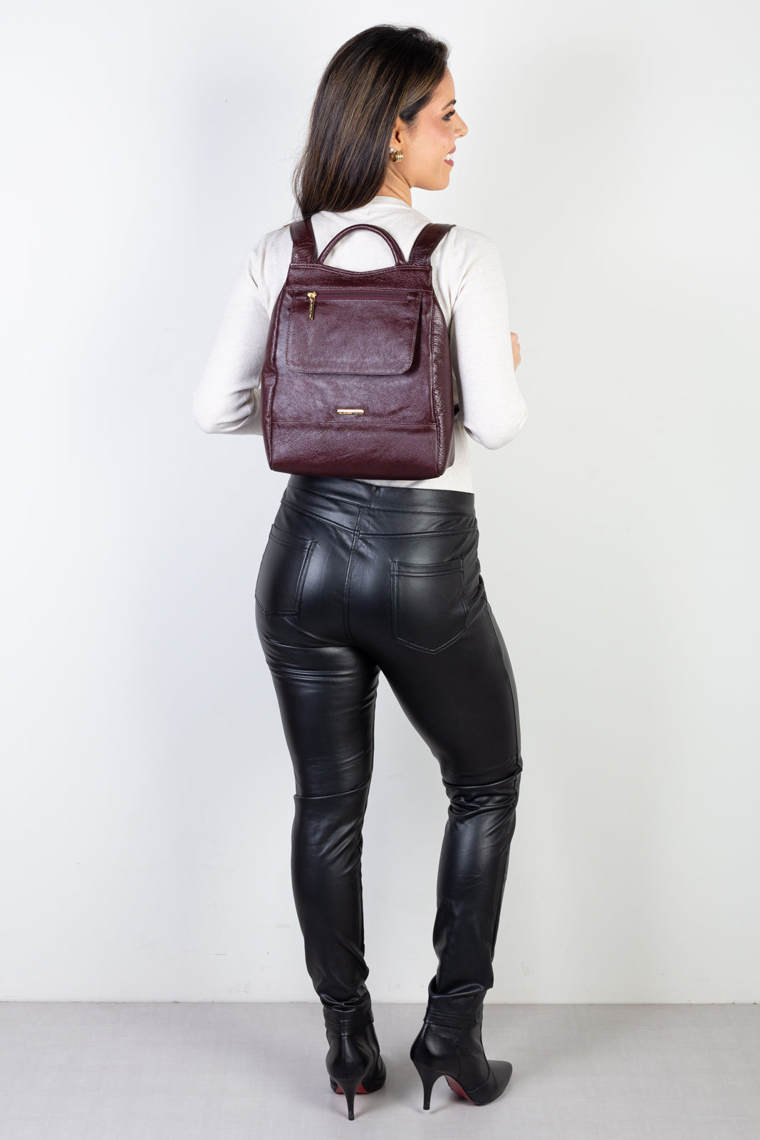 Mochila pequena antifurto couro liso Susan