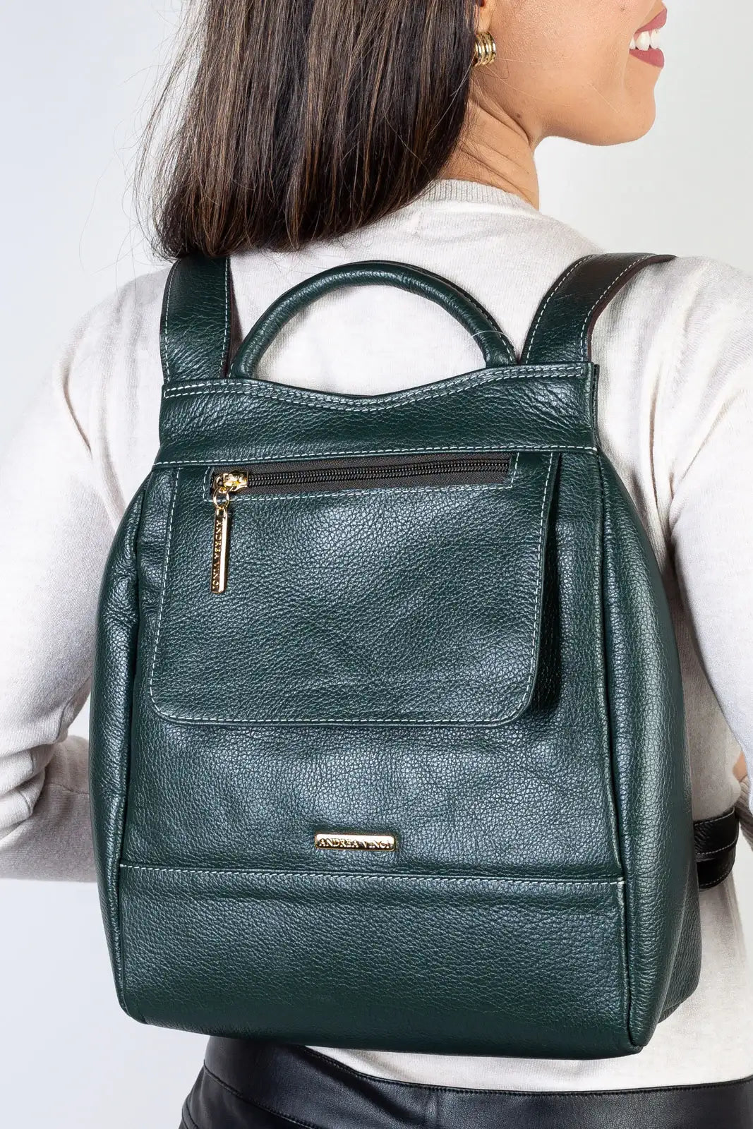 Mochila pequena antifurto couro liso Susan - Enluaze