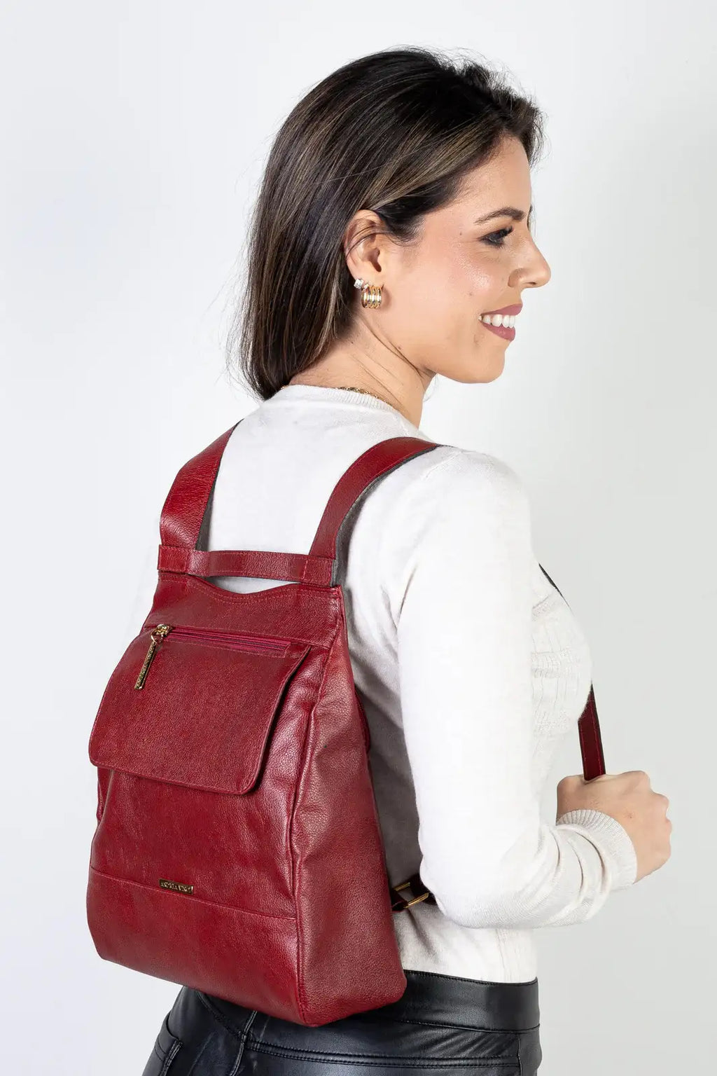 Mochila pequena antifurto couro liso Susan - Enluaze