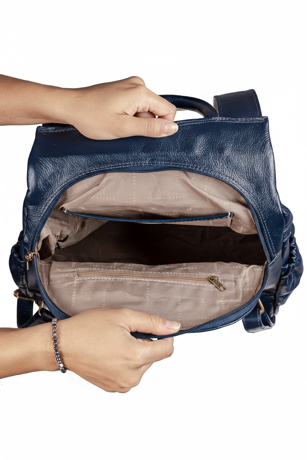 Mochila antifurto de couro liso Suelen