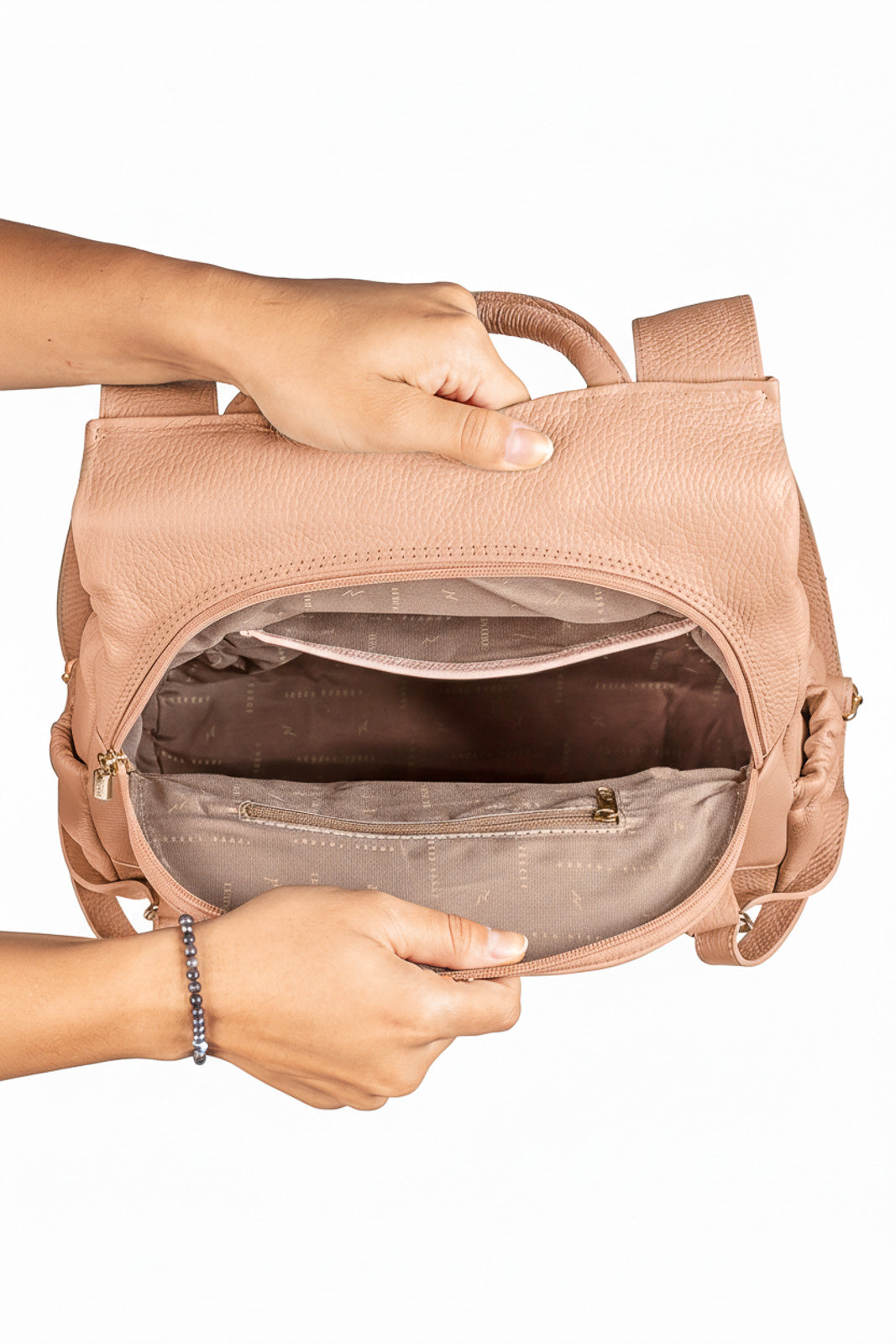 Mochila antifurto de couro liso Suelen