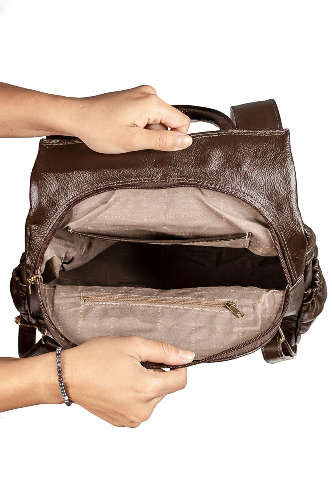 Mochila antifurto de couro liso Suelen