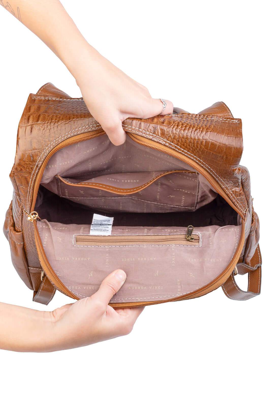 Mochila antifurto de couro croco Suelen - Enluaze