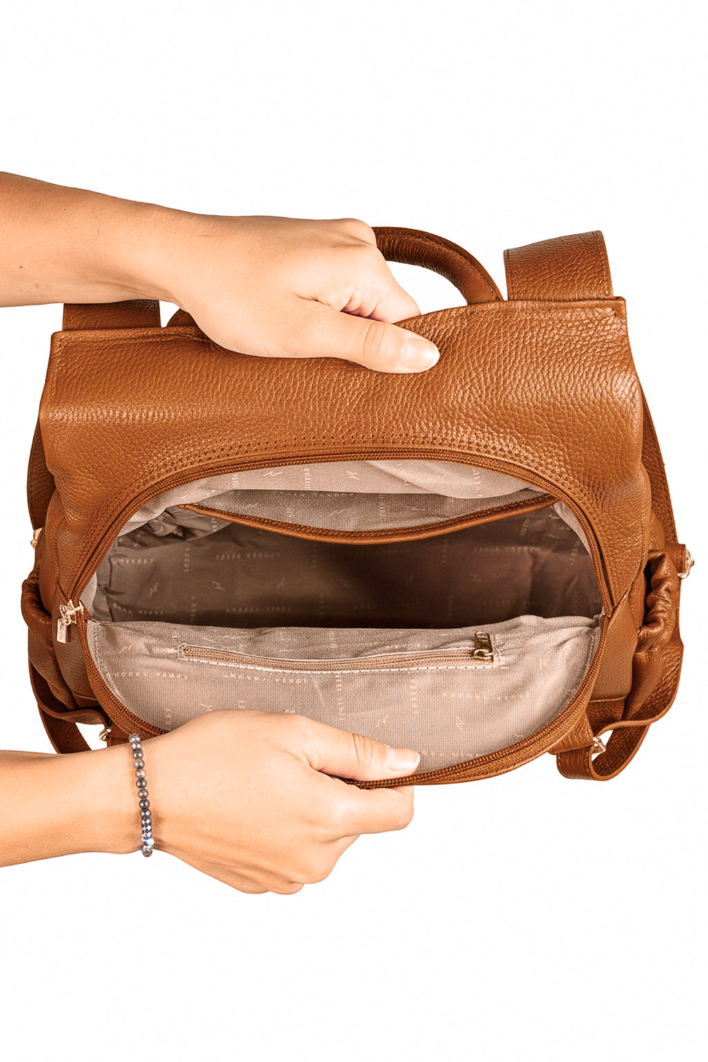 Mochila antifurto de couro liso Suelen