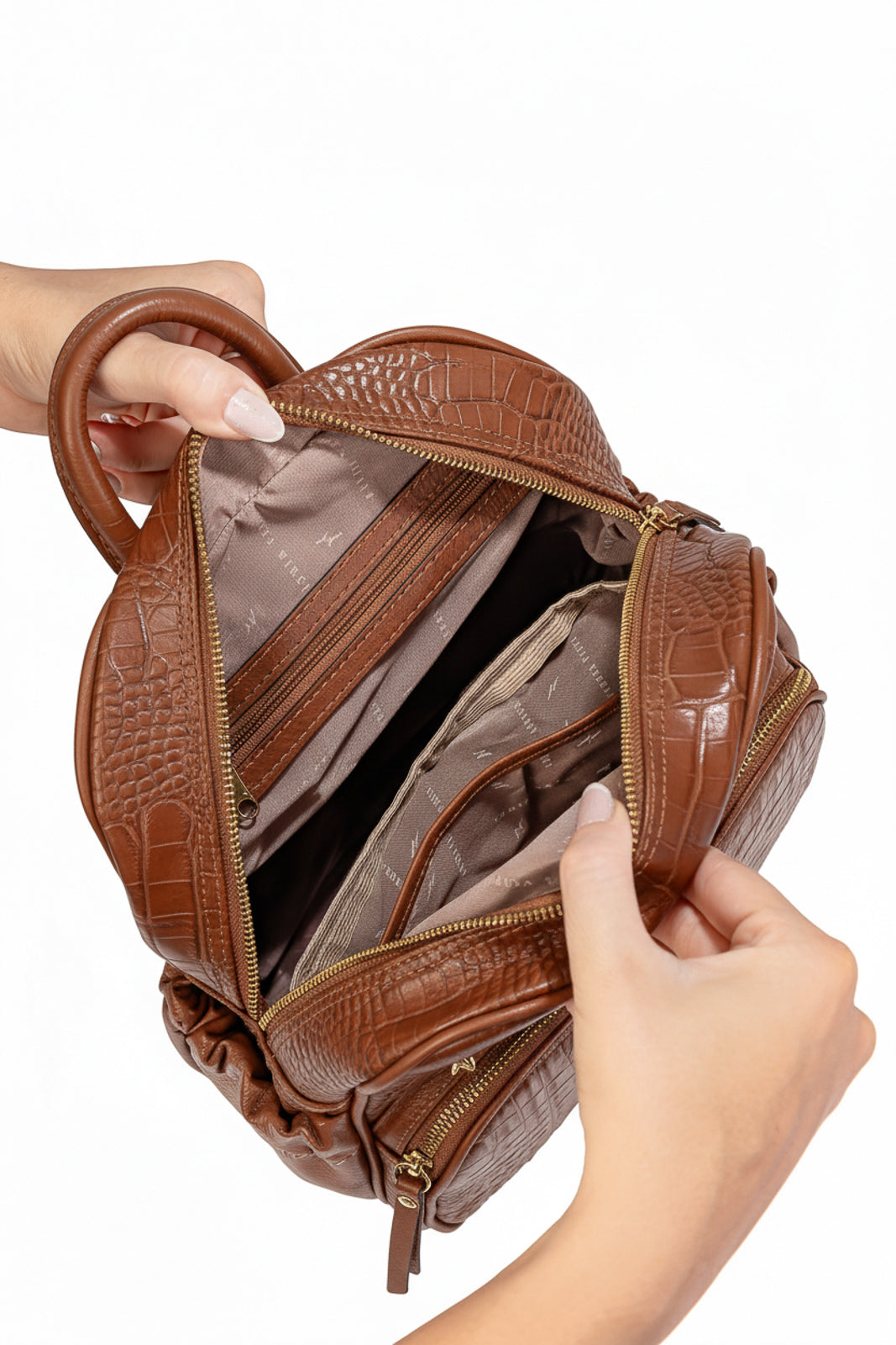 Mochila pequena de couro croco Zoey – Enluaze - Acessórios em Couro