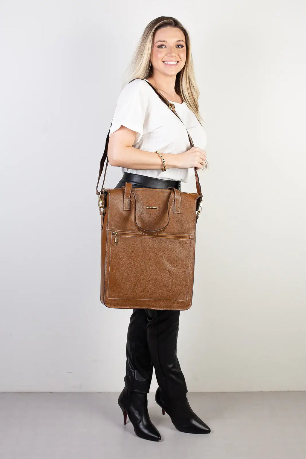 Bolsa/Pasta para notebook em couro liso Sandra - Enluaze