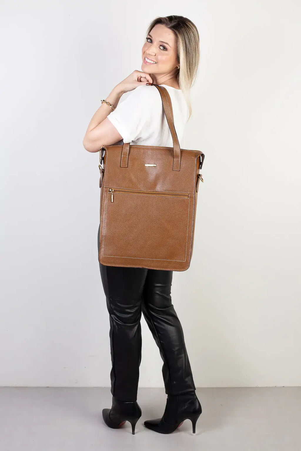 Bolsa/Pasta para notebook em couro liso Sandra - Enluaze