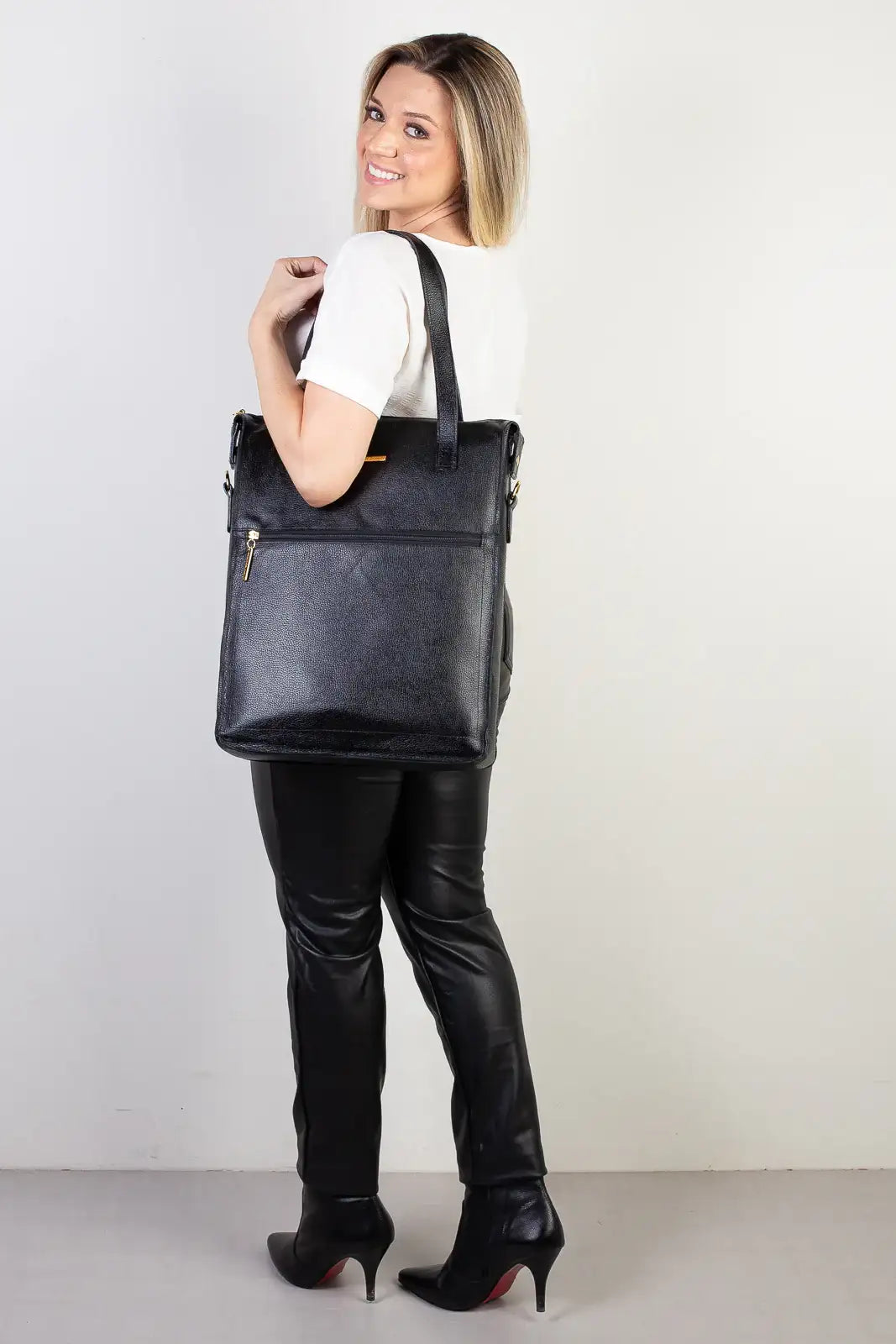 Bolsa/Pasta para notebook em couro liso Sandra - Enluaze